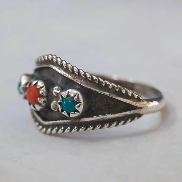 Sterling Silver Turquoise & Coral Trio Ring, Sz 5.5 — Southwest twist-wire - Picture 12 of 13